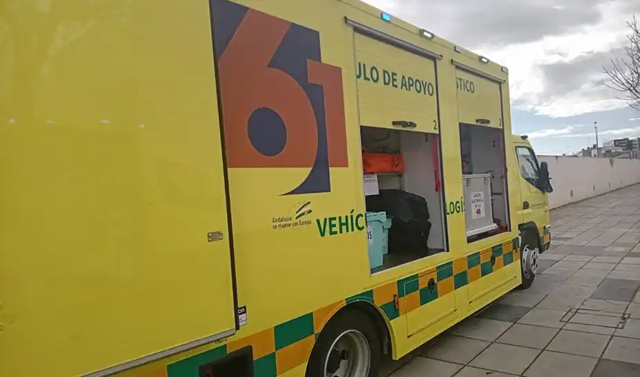 Image from EMA 112. Agencia de Emergencias de Andalucía (EMA): 🔴Cuatro afectados en el incendio de una vivienda en <a class="text-bl...