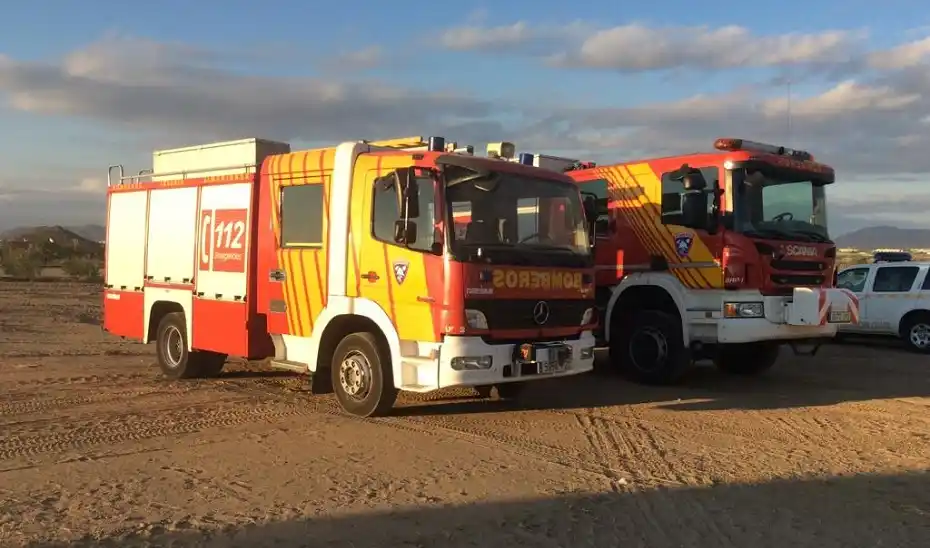 Image from EMA 112. Agencia de Emergencias de Andalucía (EMA): 🔴Desalojadas en prevención 40 personas tras el incendio en un cuarto ...