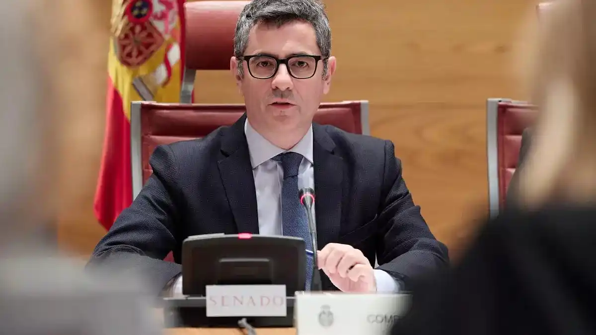 Image from elDiario.es: *⚔️ El Gobierno vs la Conferencia Episcopal.* La Iglesia ha decidido m...