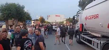 Image from UGT FICA: 🔧 *Seguimiento masivo en la primera jornada de huelga del metal en Cá...