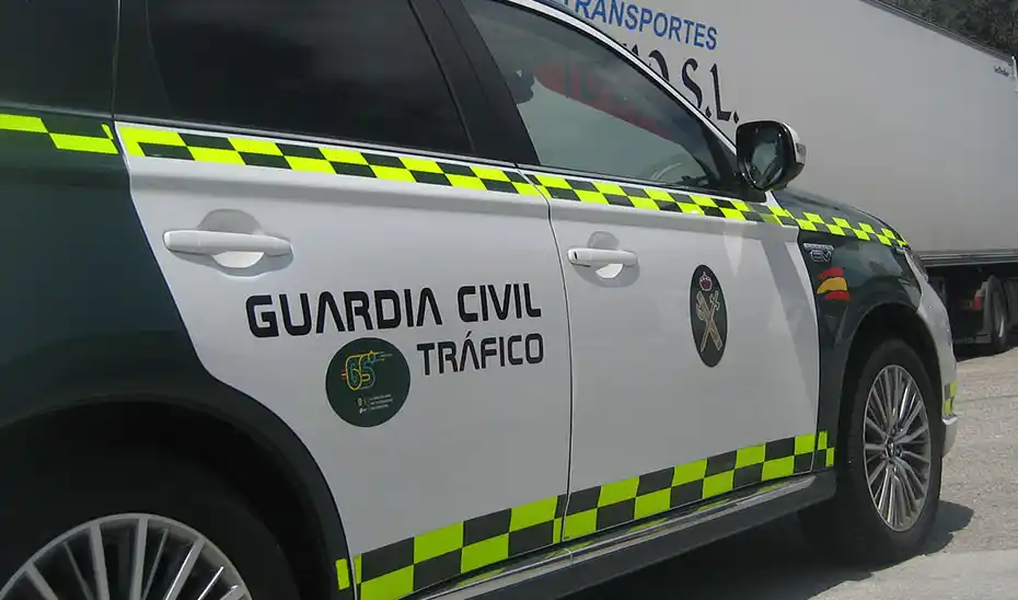 Image from EMA 112. Agencia de Emergencias de Andalucía (EMA): 🔴Un fallecido tras el vuelco de un camión en <a class="text-blue-500 ...