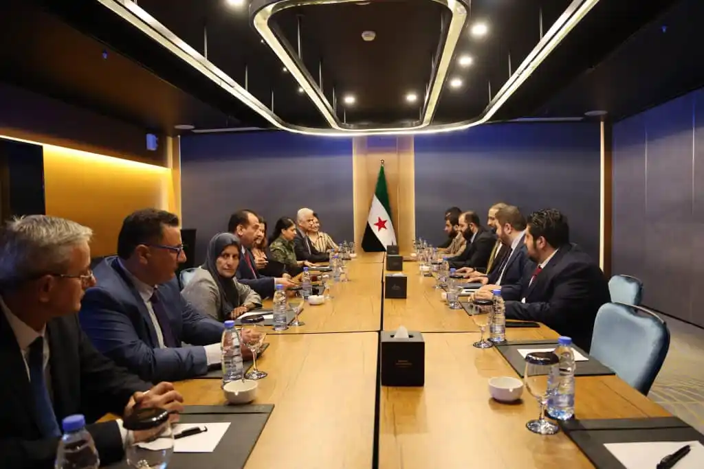 Image from كلنا قسد-Hamû-HSD 💛: عاجل - فضائية روناهي 🛑اختتام أول جلسة بين ممثلي شمال وشرق سوريا وسلطة...