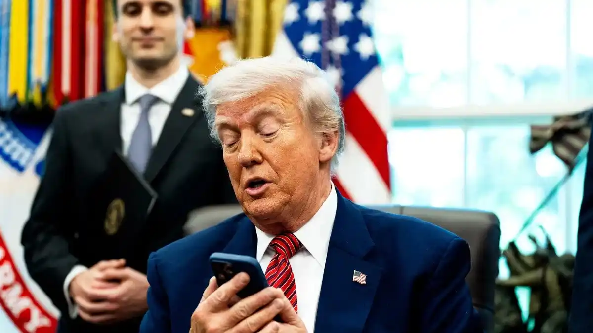 Image from Andro4all: 📱 La industria reacciona al móvil de Trump: a Carl Pei le hace gracia...