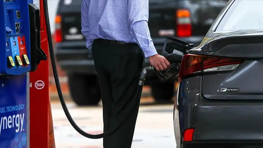 Image from Türkiye Gazetesi: Petrol fiyatları zirveden döndü! Düşüş sürecek mi? ABD’li banka uyardı...