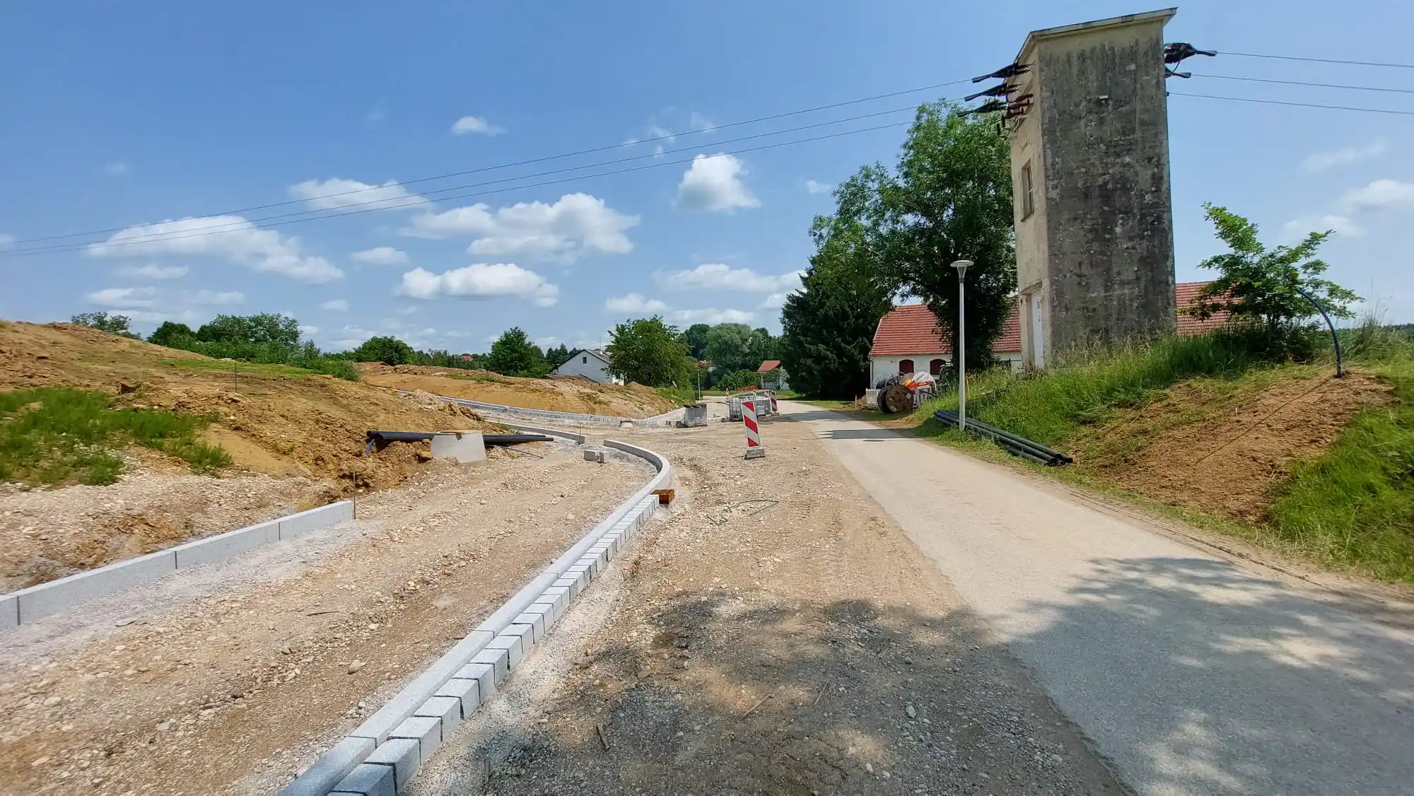 Image from Gemeinde KIRCHBERG: *Aktueller Hinweis*:  Die *Durchfahrt* durch die Erschließungsbaustell...