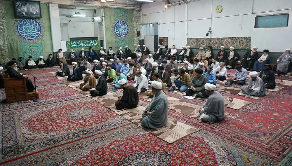 Image from AlShiraziAr: 🔹 *الجلسة العلمية اليومية لسماحة المرجع الشيرازي دام ظله*  أُقيمت الج...