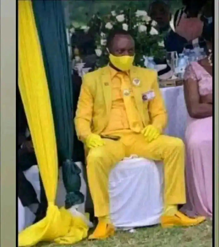 Image from Status do Steven🥵: Assim foi hoje no casamento do gerente do Banco Sol.😭😭...
