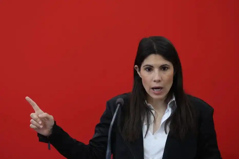 Image from CM Política : *BE vai votar a favor da moção de rejeição do programa do Governo apre...