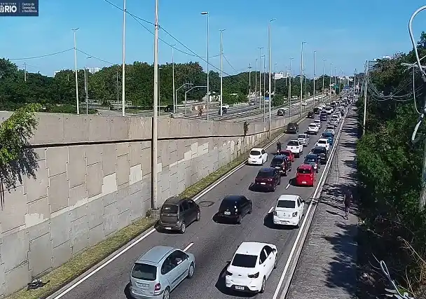 Image from Centro de Operações e Resiliência (COR-Rio): *BIENAL | ENTORNO DO RIOCENTRO COM RETENÇÕES*  Alô, leitores de plantã...