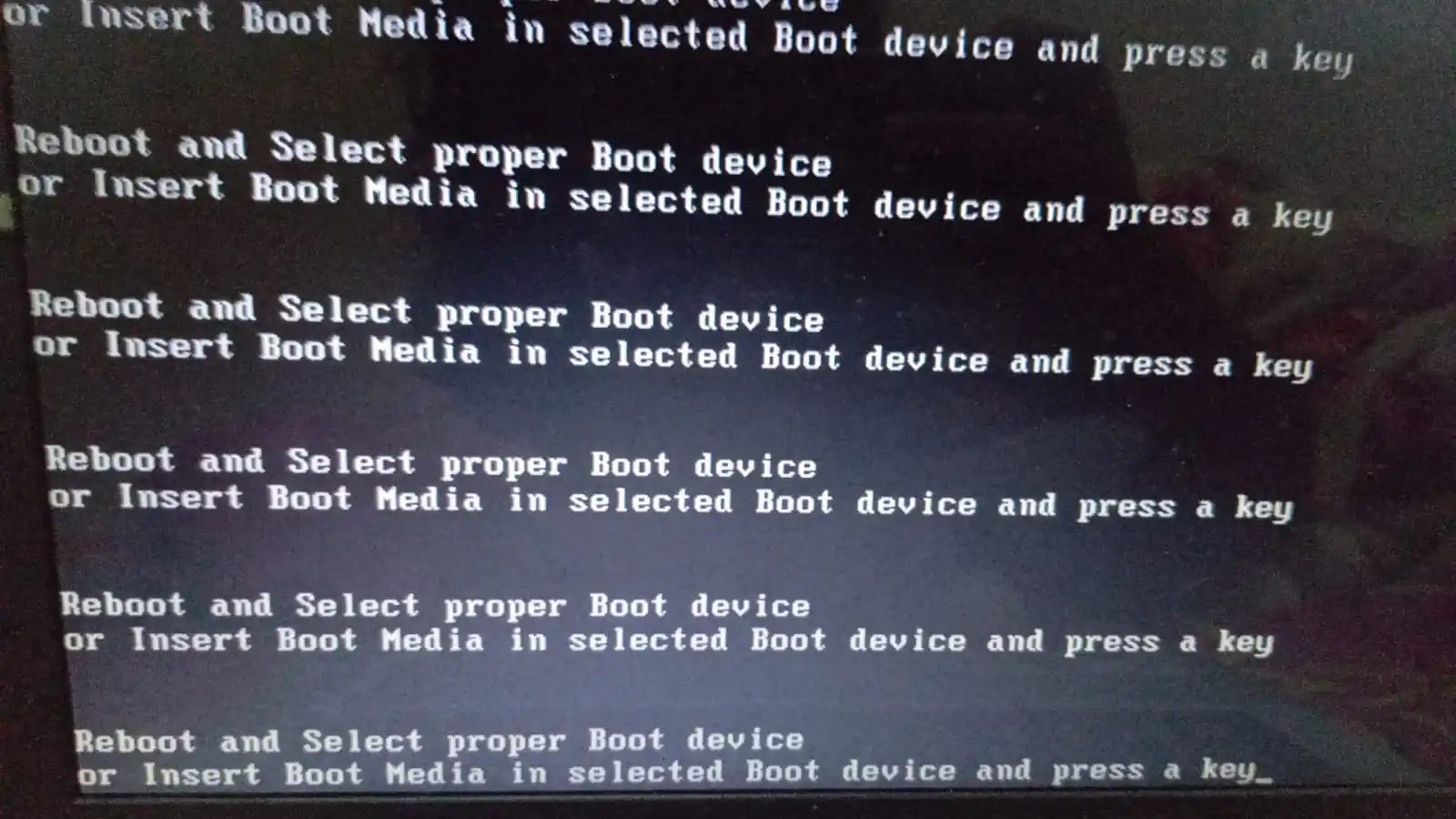 Image from DINIFESS 🐚: kakk dinii aku boleh nitip tanyain ke channel ngga? laptopku tiba-tiba...