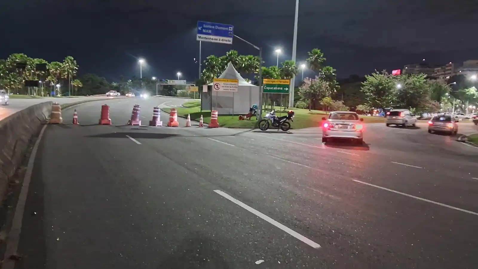 Image from Centro de Operações e Resiliência (COR-Rio): *MEIA MARATONA | INTERDIÇÕES 🏃♀️🏃🏃♂️* 🚧 A Avenida Infante Dom H...