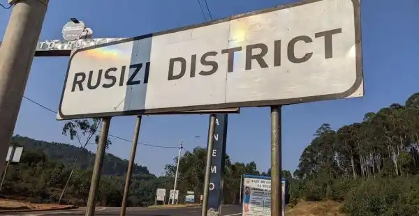 Image from Tedros Info: Rusizi: Imwe mu nkumi 10 yabeshye ngo azazirongora yamukomerekeje da! ...