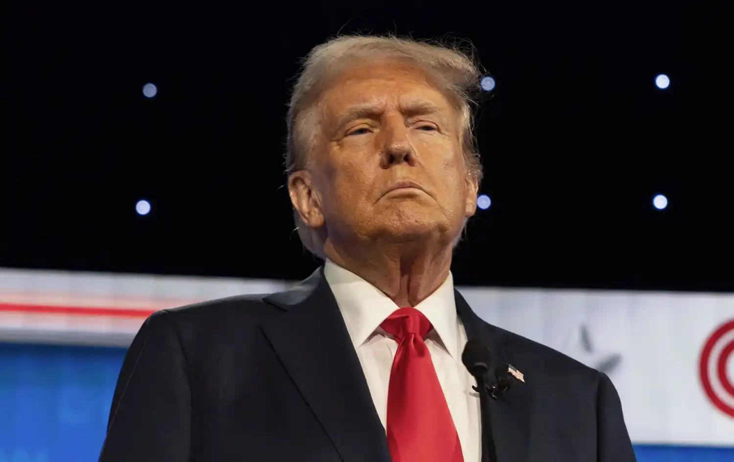 Image from Onedio: Donald Trump:  "İran ile görüşüyoruz. İranlılar, Avrupa ile değil bizi...