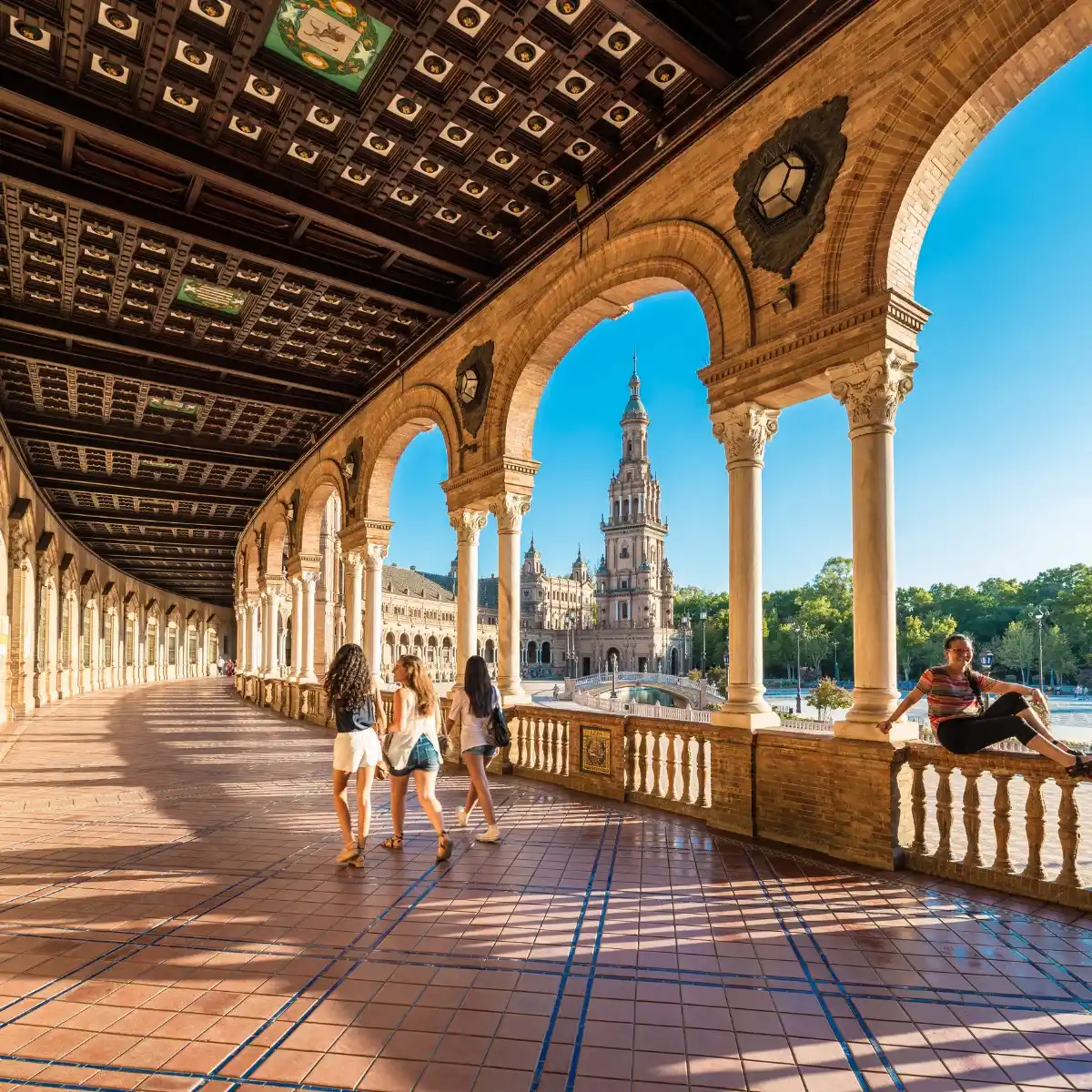 Image from Sevilla City News: El turismo se refuerza como *uno de los principales motores económicos...