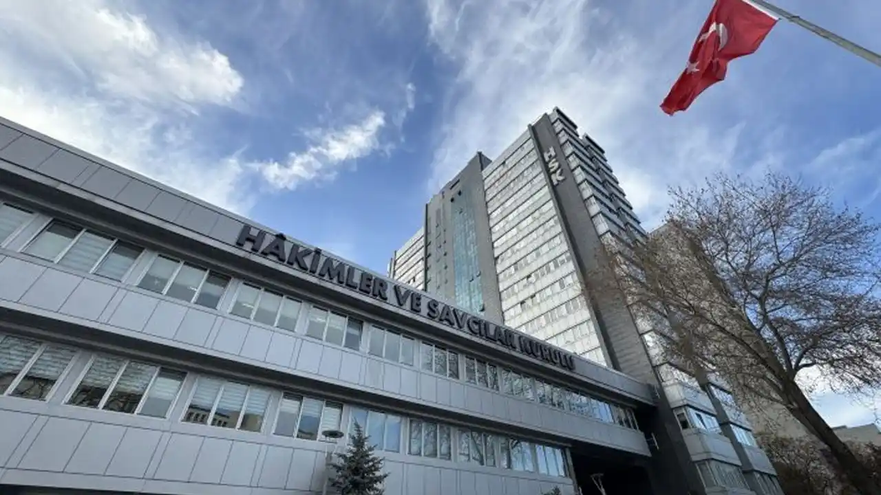 Image from Onedio: Hâkimler ve Savcılar Kurulu 2025 Ana Kararnamesi yayımlandı.   📌4 bin...