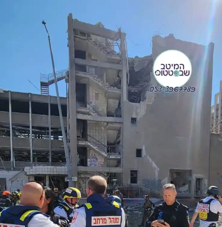 Image from המיטב שבסטטוס 😅: עמית סגל: חיפה: 17 פצועים בהם 3 קשה (צילום: תיעוד מבצעי מד״א) *ע...