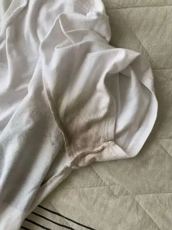 Image from Kubika nekurongedza mumba Chef SK🍴🚿🧹💅🇿🇼: Roll on stains hack..... To remove roll-on stains, apply bicarbonate ...