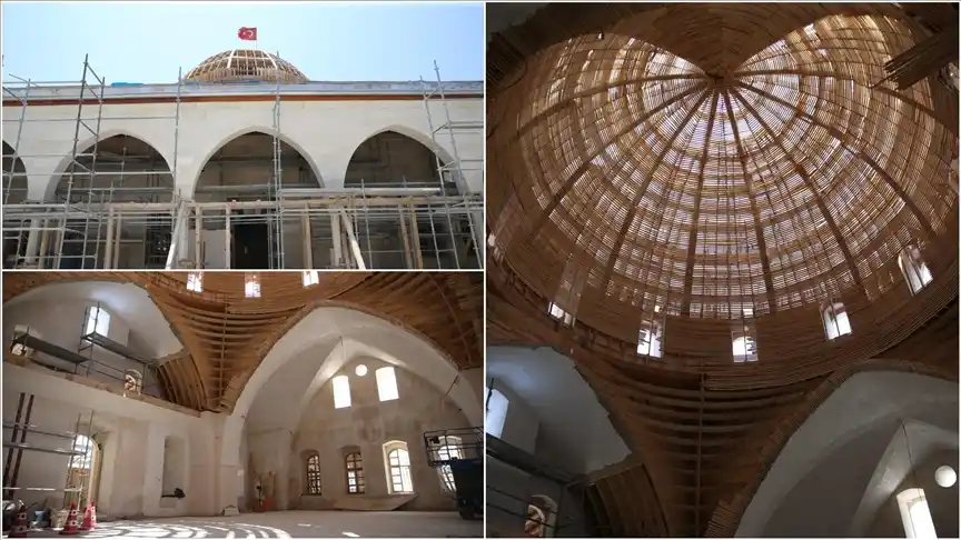 Image from AA Kültür Sanat: 🕌 Depremde hasar alan Habib-i Neccar Camisi'nin restorasyon çalışmala...