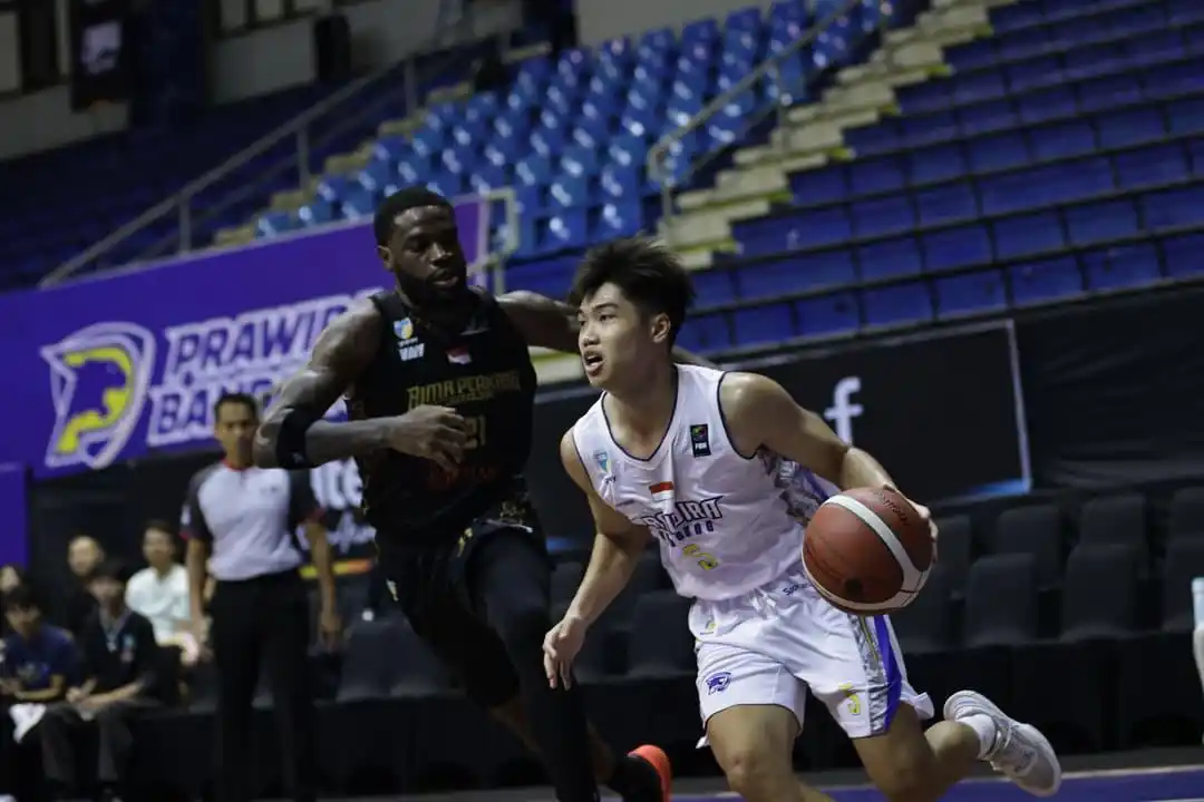 Image from Prawira Bandung: Jason Siap Kecewakan Ayahnya https://prawirabandung.com/news/jason-sia...