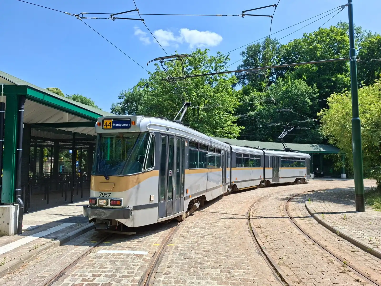 Image from STIB: 🚋 Le tram 44 est de retour dès demain, 21 juin ! Après d’importants t...