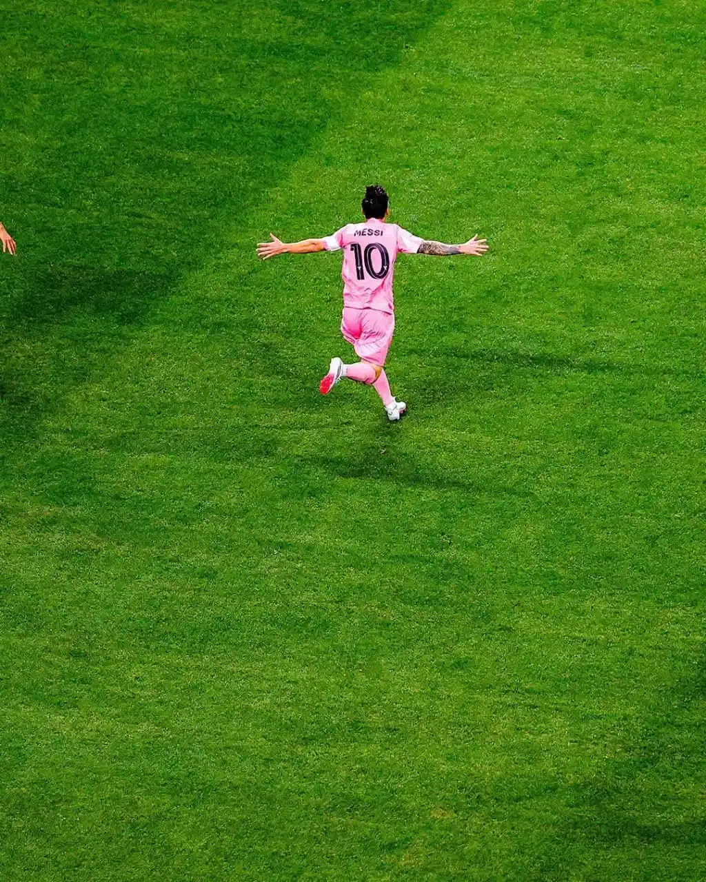 Image from FABRIZIO ROMANO CANAL OFICIAL: 1250 G+A in 1106 games. LEO MESSI. 😳💓 1250 G+A en 1106 juegos. LEO ...