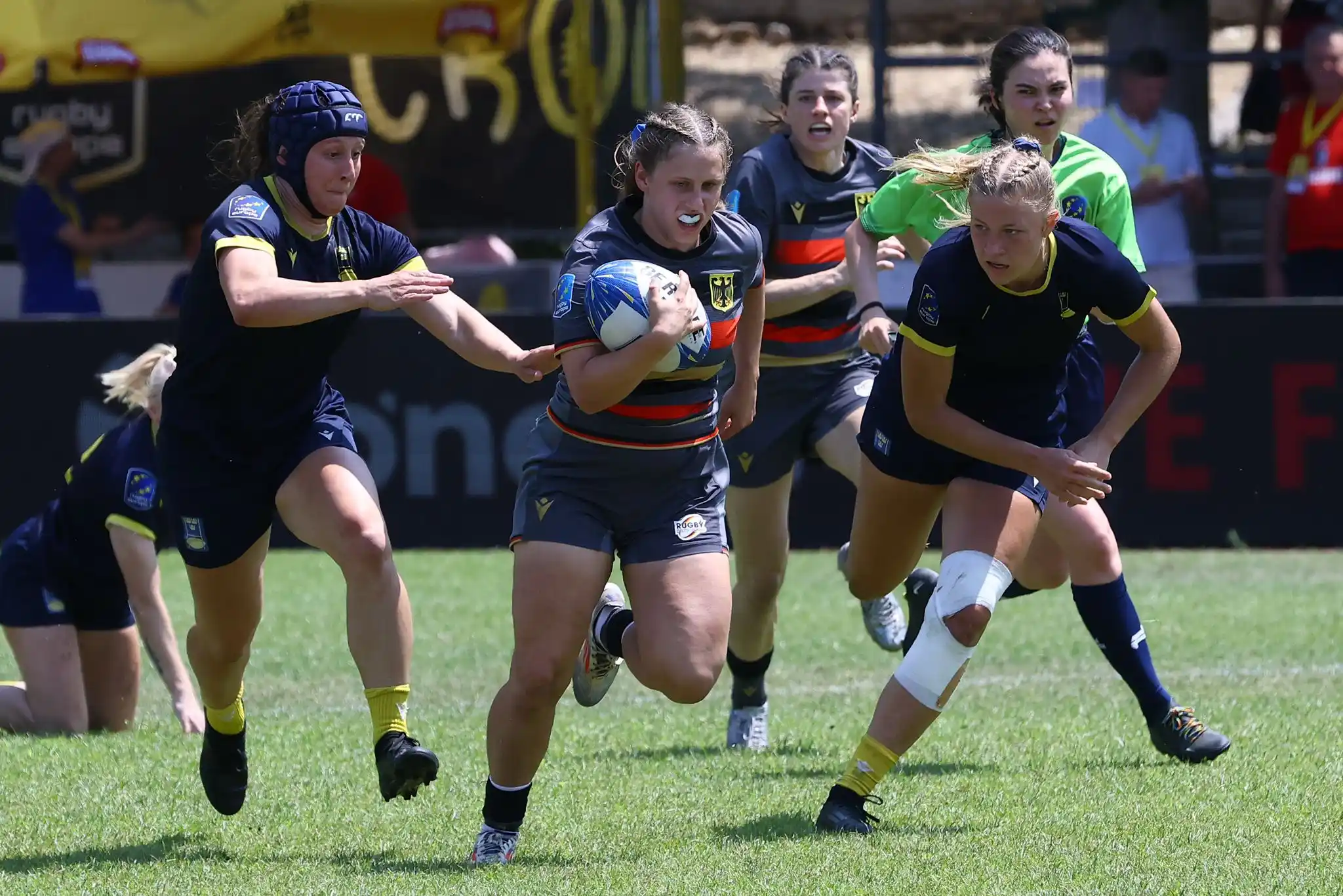 Image from Rugby Deutschland: Beide Teams stehen im Viertelfinale 🥳  Girl Gang: 18:21 Uhr - 🇩🇪:🇬...