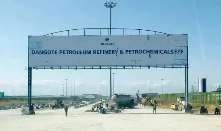 Image from TheCable: *Dangote refinery increases ex-depot petrol price to N880 per litre*  ...
