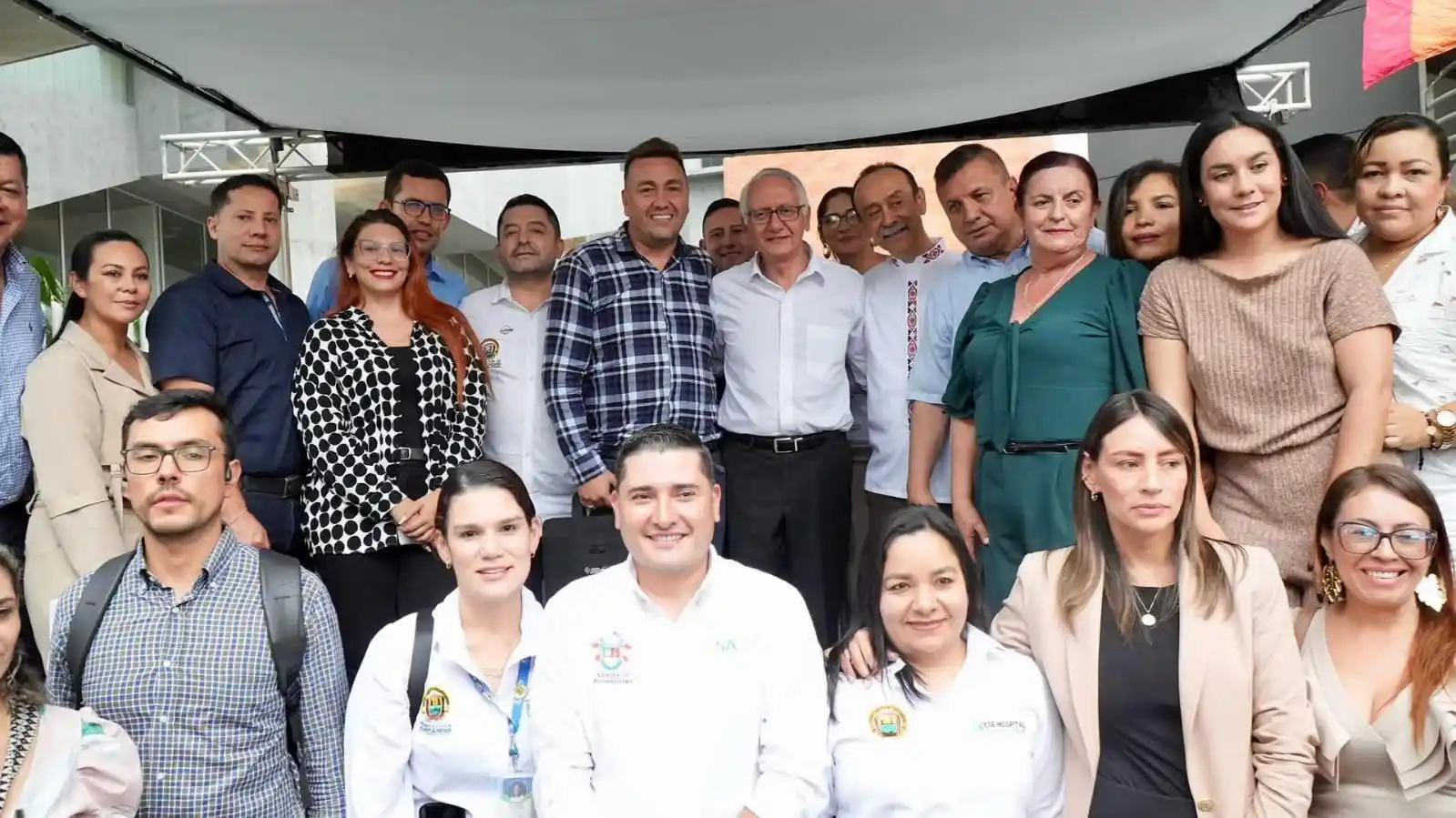 Image from MinSaludColombia: *Desde Santander damos un paso firme para dignificar la salud pública ...