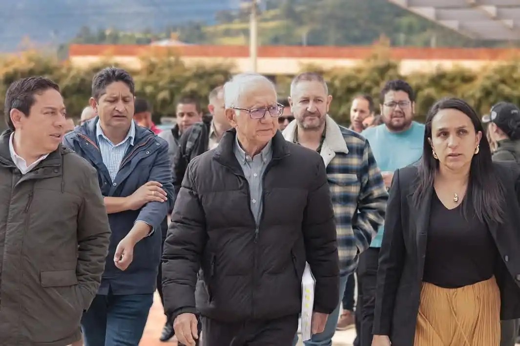 Image from MinSaludColombia: *El ministro de Salud, Guillermo Alfonso Jaramillo, recorre la ESE Cen...