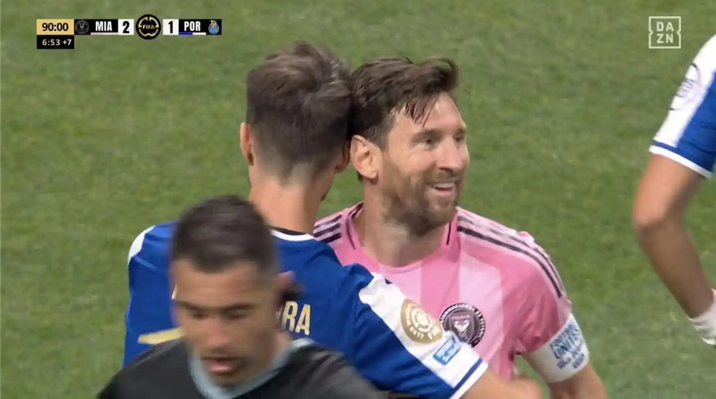 Image from FABRIZIO ROMANO CANAL OFICIAL: Even opponents like Fabio Vieira go and hug Messi after beating them.....