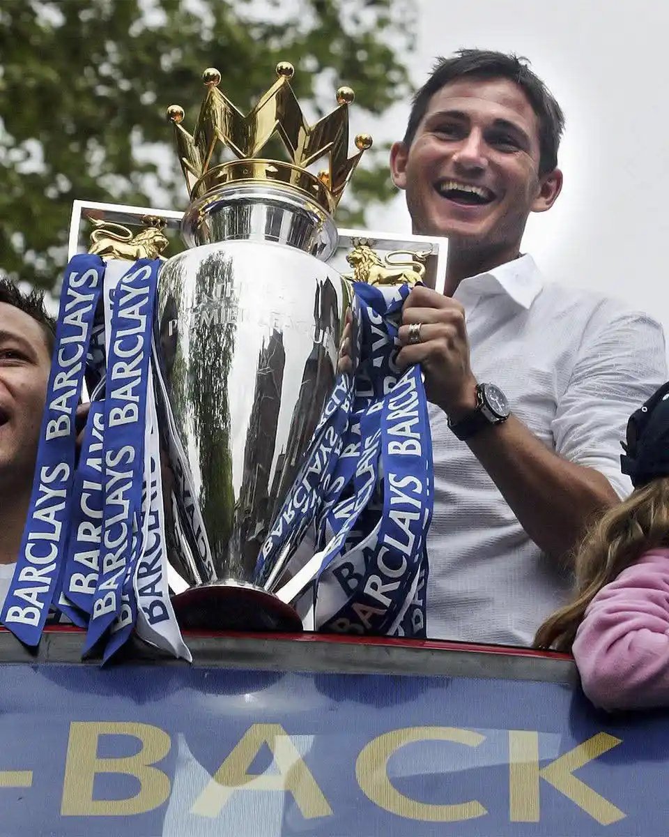 Image from FABRIZIO ROMANO                             CANAL OFICIAL: Happy birthday, Frank Lampard! 💙 🎻  🏟️ ◉ 915 club appearances 🏴󠁧�...