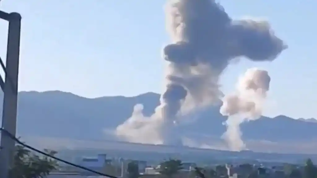 Image from teleSUR English: 🇮🇱🇮🇷 *Israel Attacks Iran’s Khondab Heavy Water Facility* Israel ...