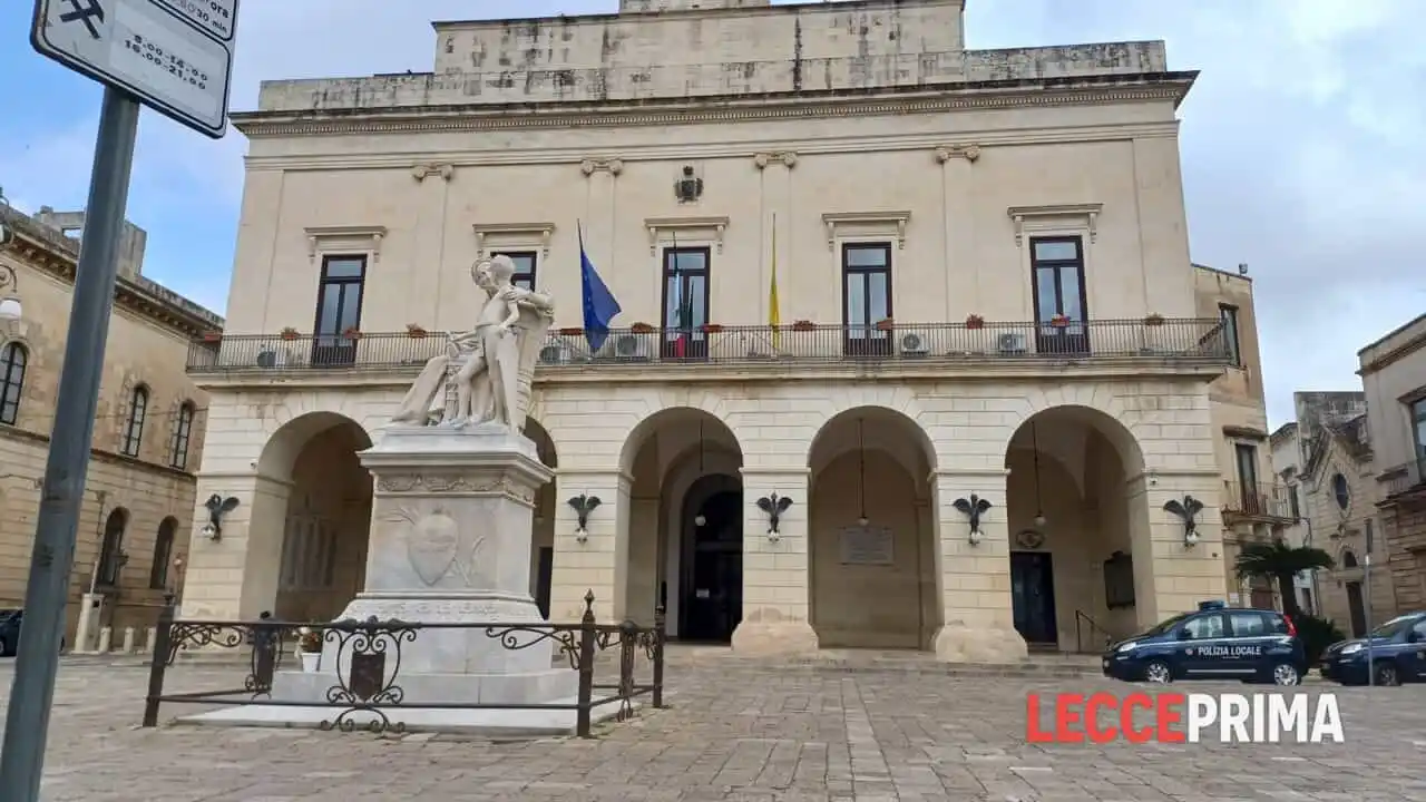 Image from LeccePrima.it: Appalti e favori, Toma: “Dimostrerò estraneità”. Opposizione: “Resta p...