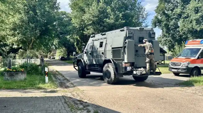 Image from EJZ: *Die Nachrichten von Donnerstag:*  🚔 Großeinsatz für Sicherheitskräft...