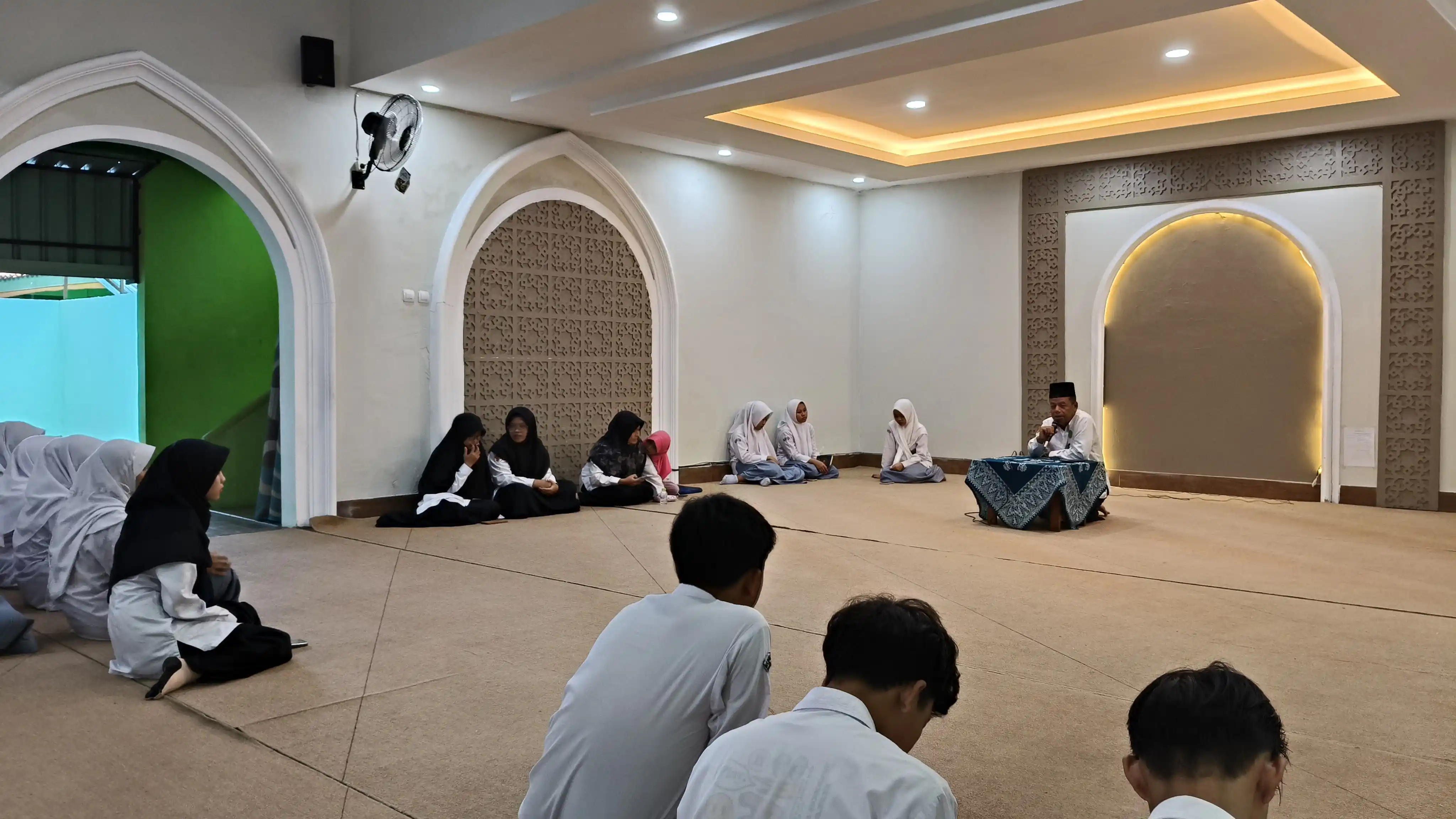 Image from MAN 3 Bantul: https://man3bantul.sch.id/berita/berlomba-dalam-kebaikan-melalui-pembi...