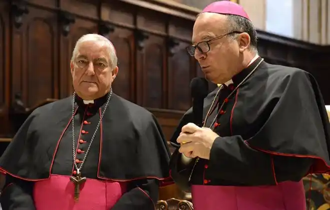 Image from LeccePrima.it: Il discorso di monsignor Panzetta: “Abbraccio la città come pellegrino...