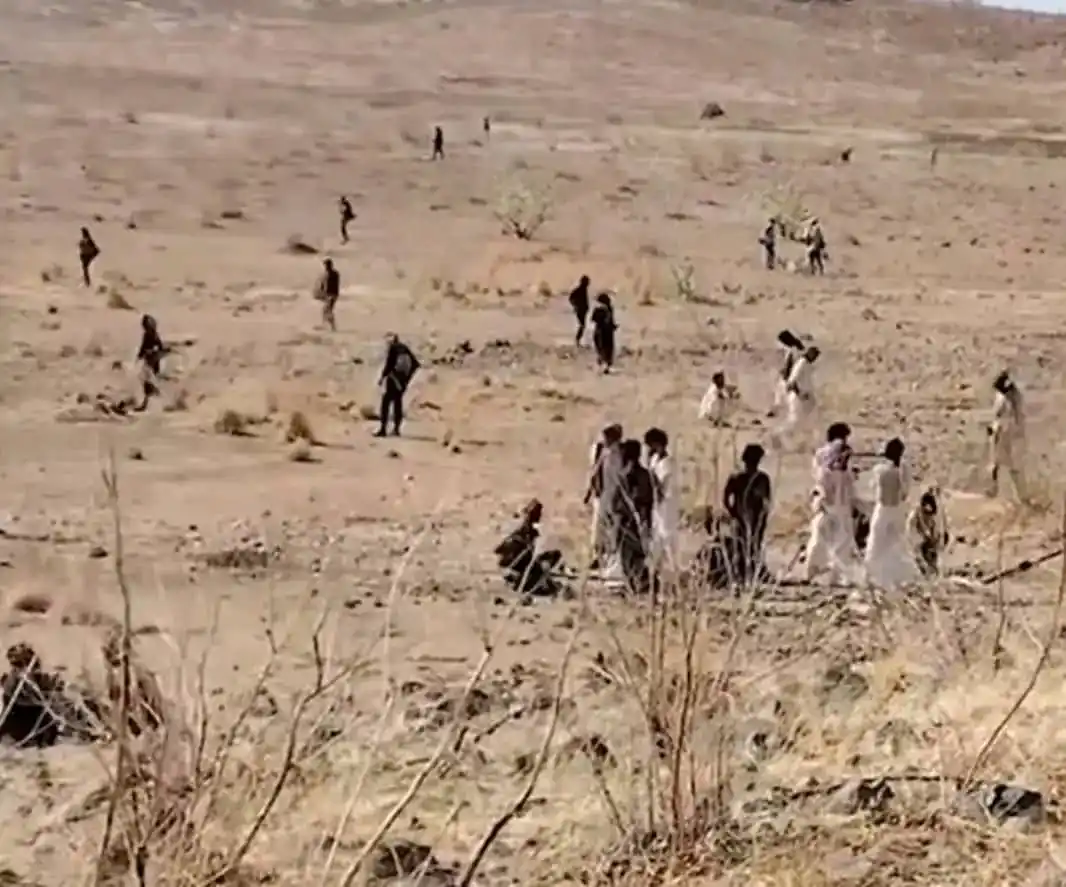 Image from منصة الاخبار السودانية: مشهد من عمليات التنقيب عن الذهب في موقع مكتشف حديثاً بولاية القضارف....