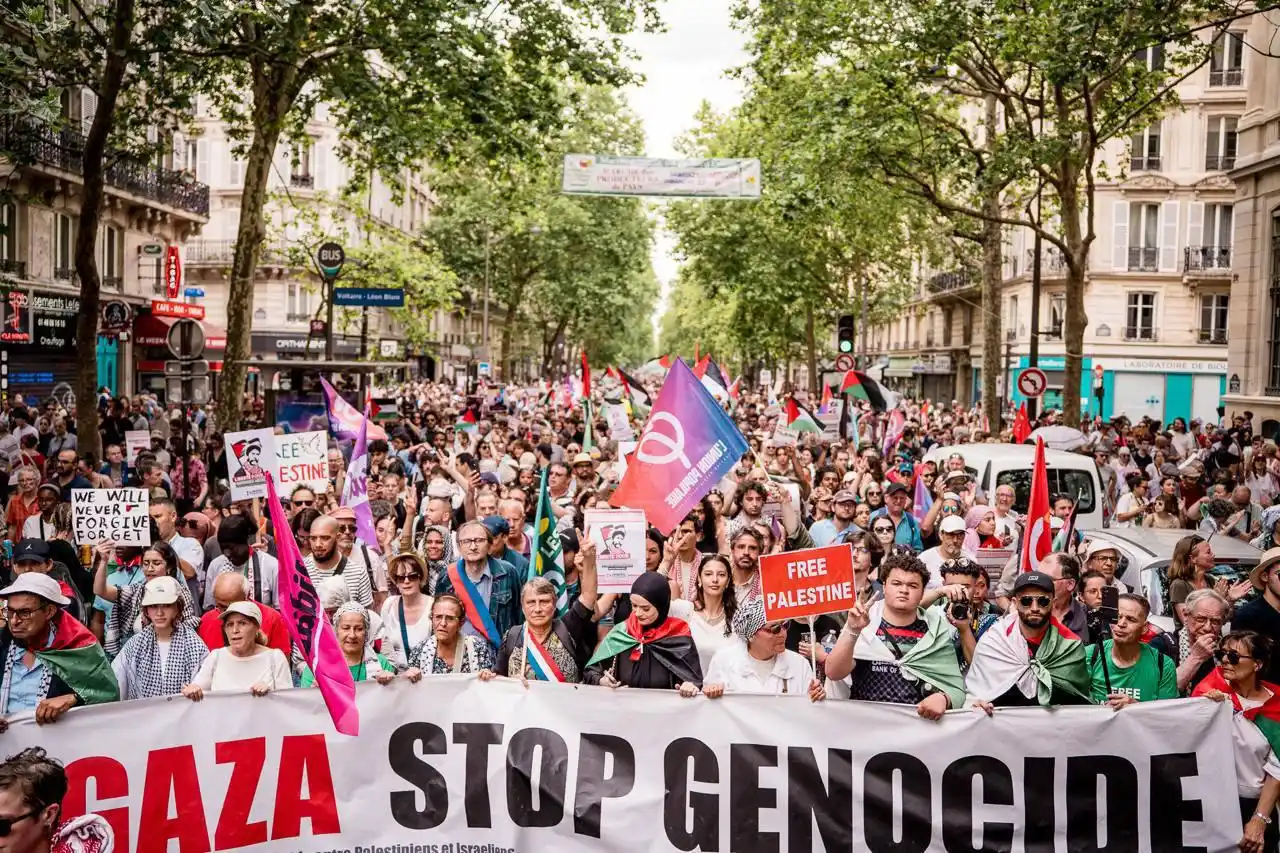 Image from Thomas Portes : 🇵🇸 150.000 à Paris contre le génocide à Gaza et contre le blocus hum...