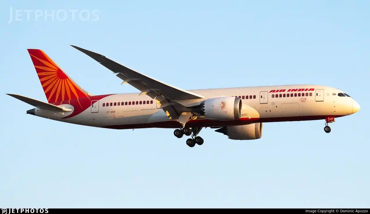 Image from Air Plus News : 🔴 [ Crash Air India ]  Air India annonce la suspension et la réductio...