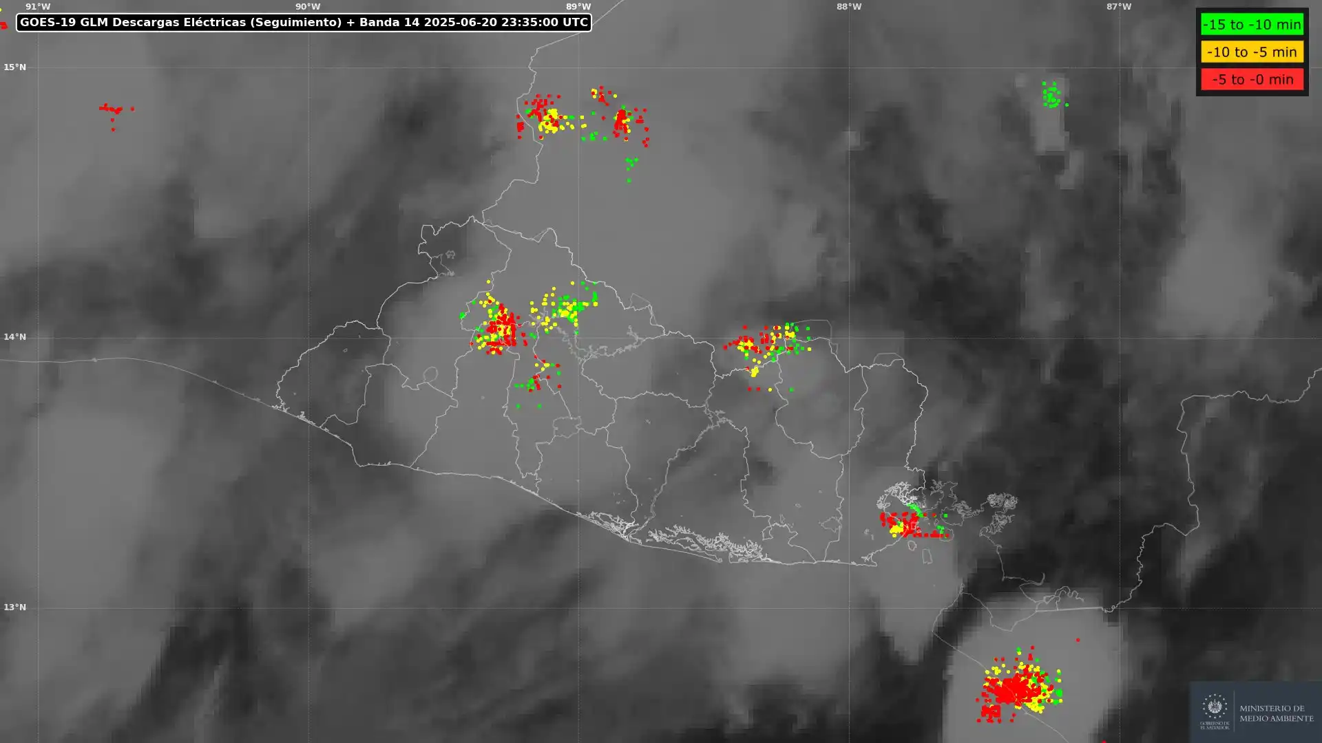 Image from NotiAccidentes SV 🇸🇻: Imagen de satélite muestra cielo nublado en todo el territorio con llu...