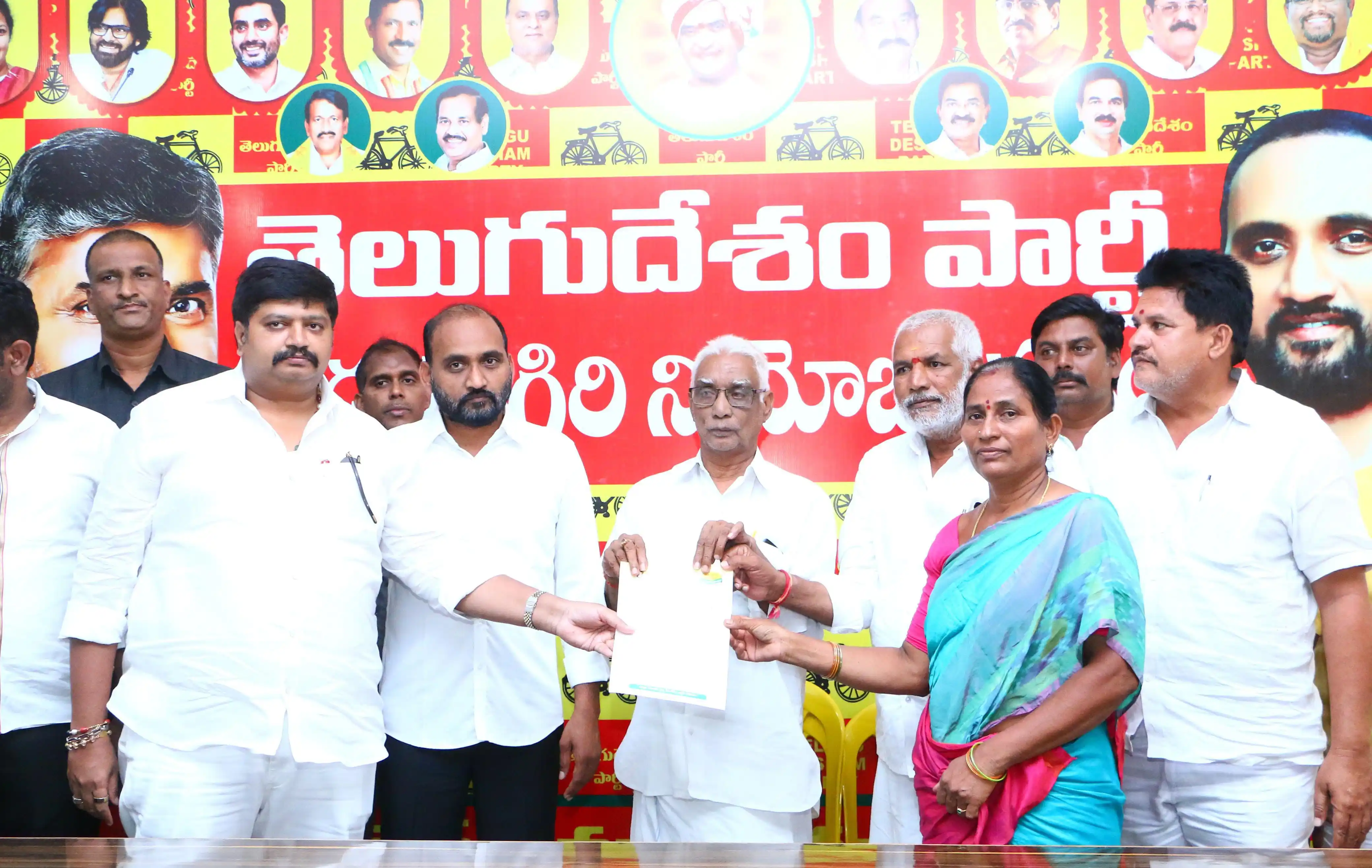Image from Kakarla Suresh | TDP: సీఎం సహాయనిధి చెక్కుల పంపిణీ - ప్రజలకు భరోసా.!! ఉదయగిరి నియోజకవర్గంలో...