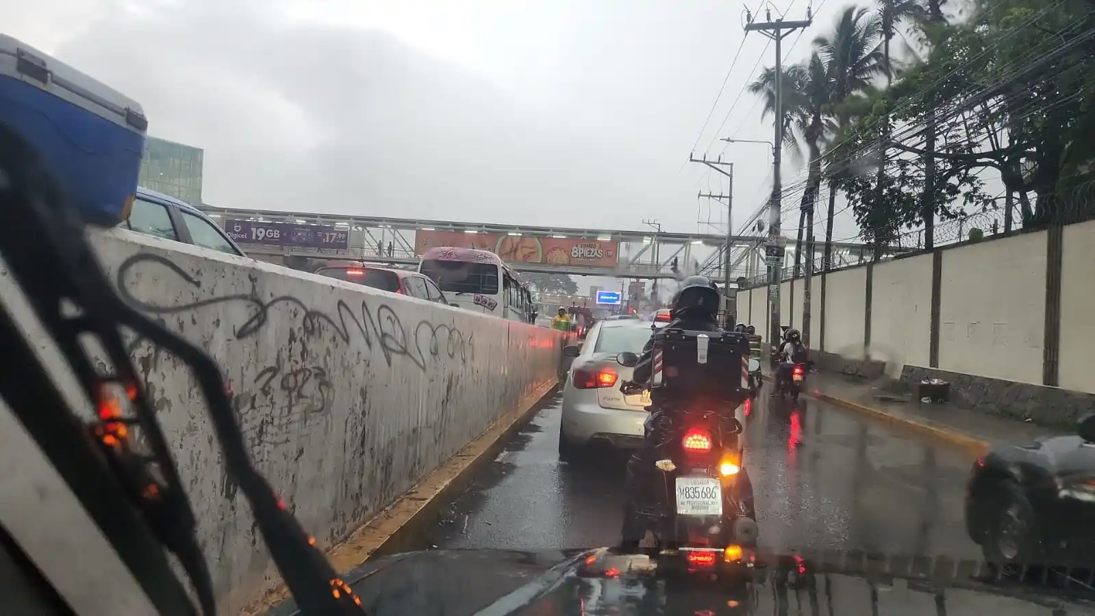 Image from NotiAccidentes SV 🇸🇻: Trafico pesado en redondel de Apopa...