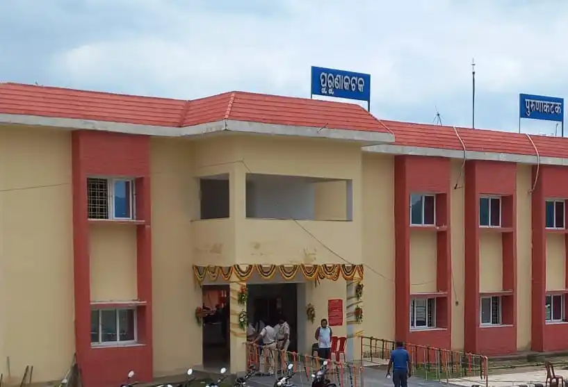 Image from Indian Railway Updates: For East Coast & Other Railway Zones: Vibrancy all around Purunakatak station ! The desperate wait of Boudh...