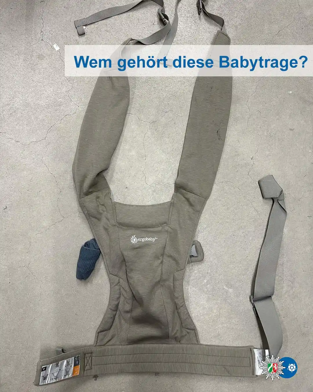 Image from Polizei NRW Lippe: *Detmold. Wem gehört diese Babytrage?* Am 17.05.2025 gegen 19:15 Uhr...