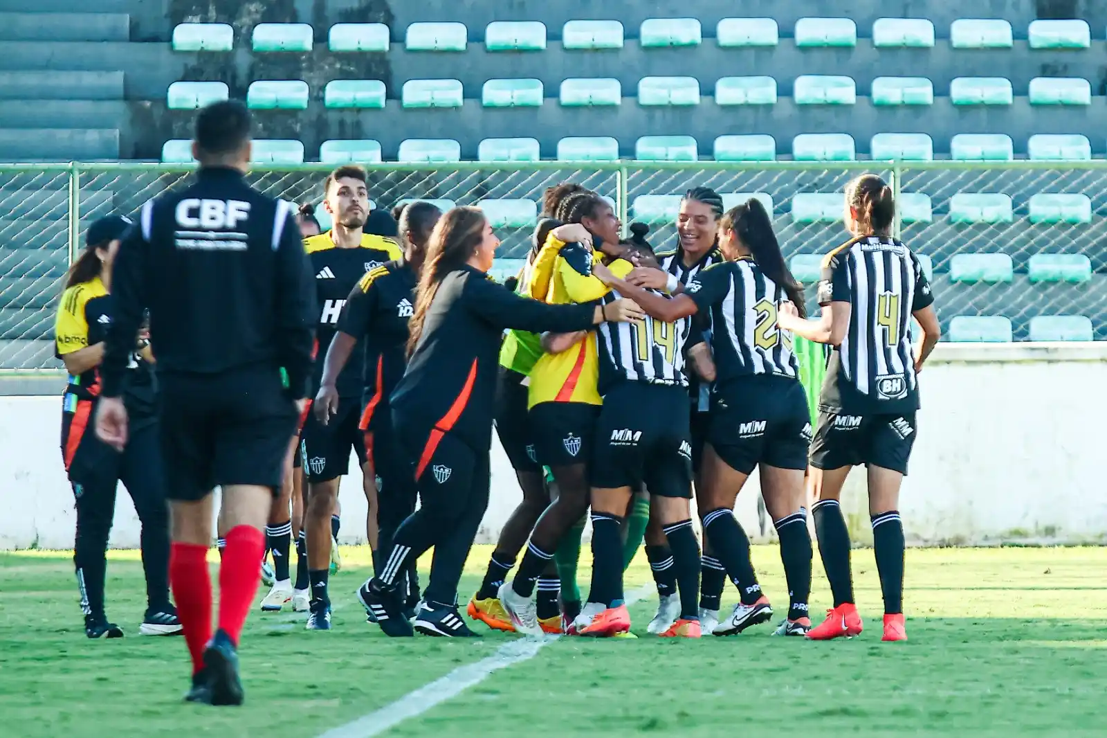 Image from Clube Atlético Mineiro: *🐔 FIM DE JOGO: MINAS BRASÍLIA 0x3 ATLÉTICO*   COM GOLEADA E GRANDE A...