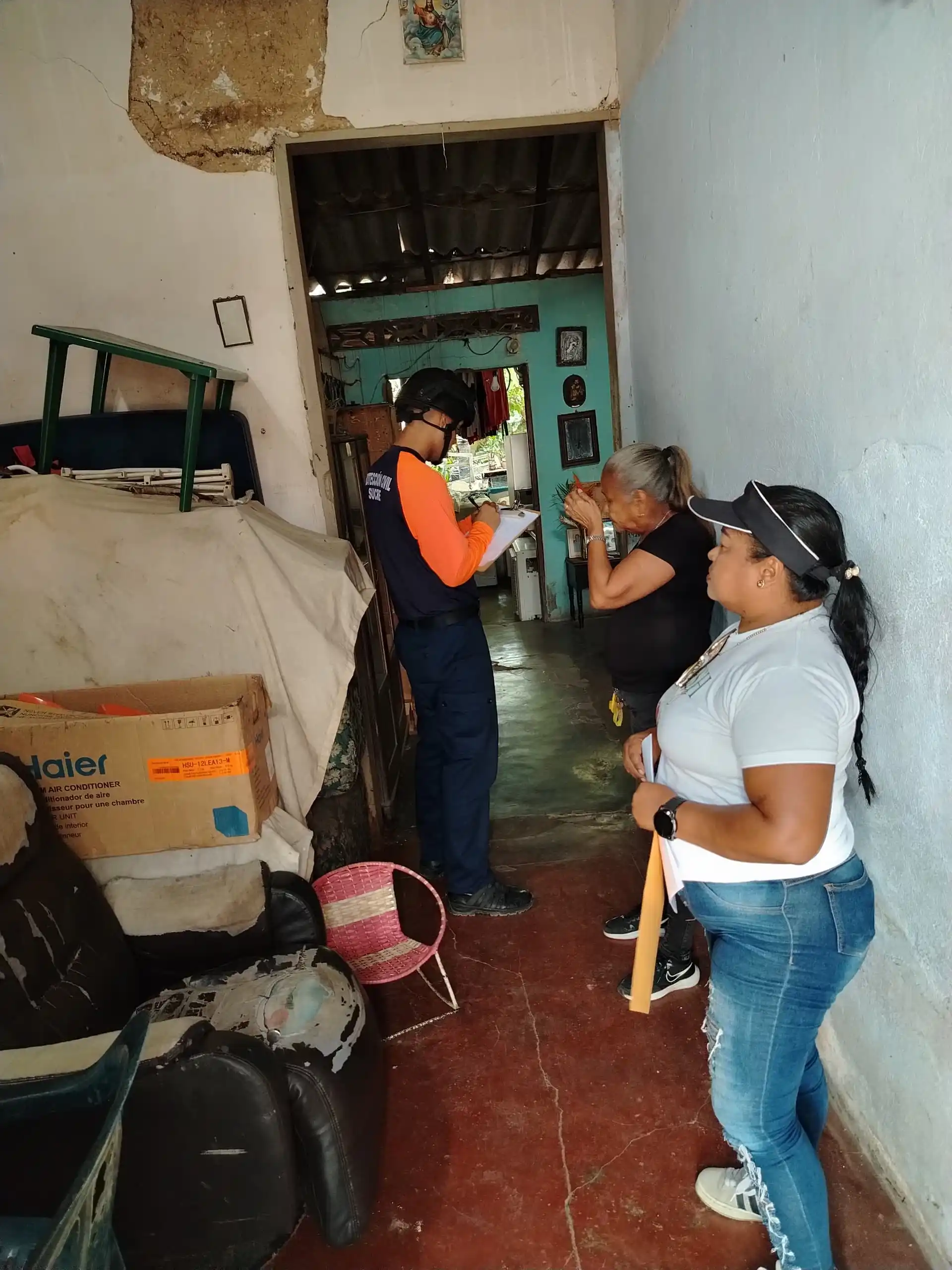 Image from @PCAD_Sucre_Ve: 📸 | Funcionarios del Sistema Nacional de Gestión de Riesgo de Protecc...