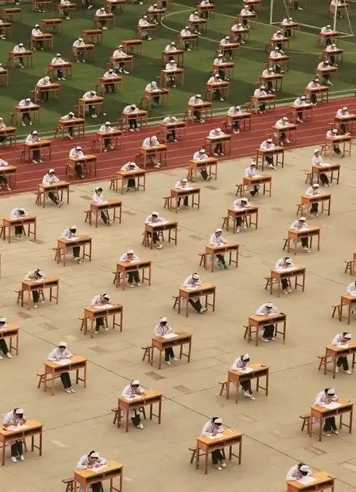 Image from CadreAnnonces: Offres d'Emploi: Gaokao : l'un des examens les plus difficiles au monde Le Gaokao, offi...