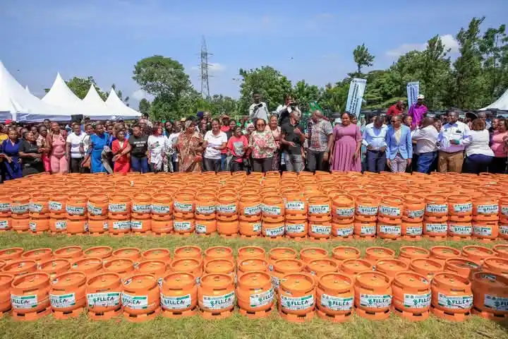 Image from Julisha Digital: Governor Waiguru Distributes 5,800 Free Gas Cylinders to Kirinyaga Res...