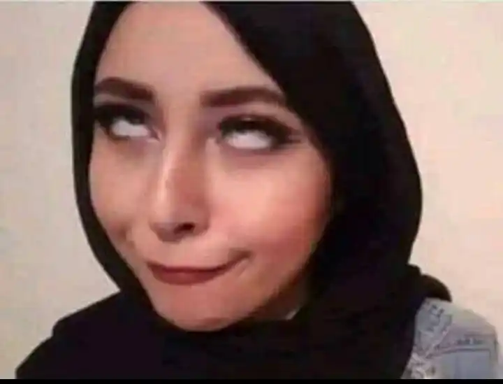 Image from نكت مضحكه 🥹 ملصقات نكت صور فيديو مقاطع حالات حب حزن تعليم طوفان الاقصى اخبار عاجل قران: *لامريضـه ولا فيها اعصاب ولا فيها جني بس سألوها أنتي مخطوبه وقالت ايو...