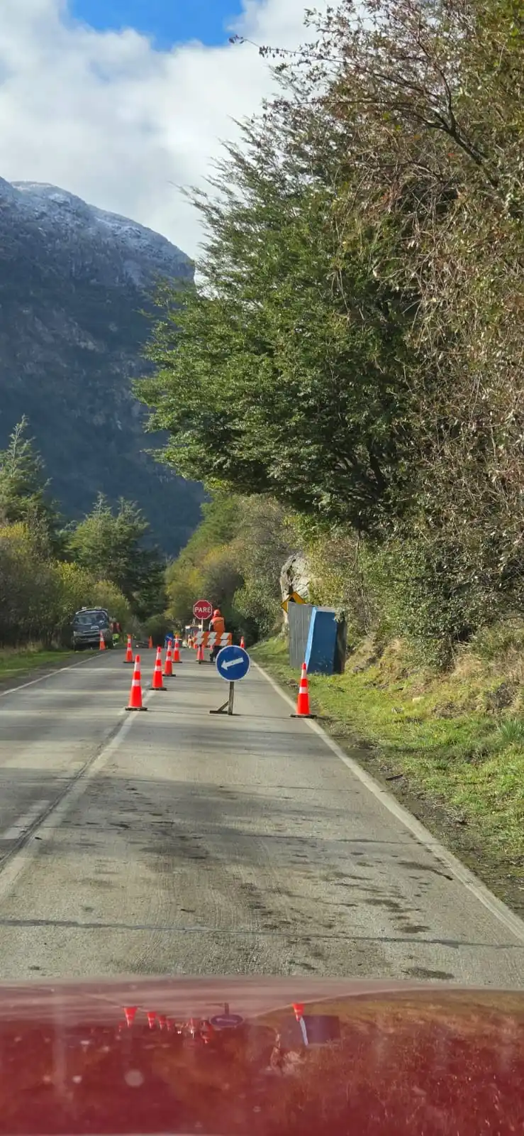 Image from Carretera Austral Informa: ⚠️ *REPORTE* Se reporta tránsito parcialmente interrumpido, controlado...